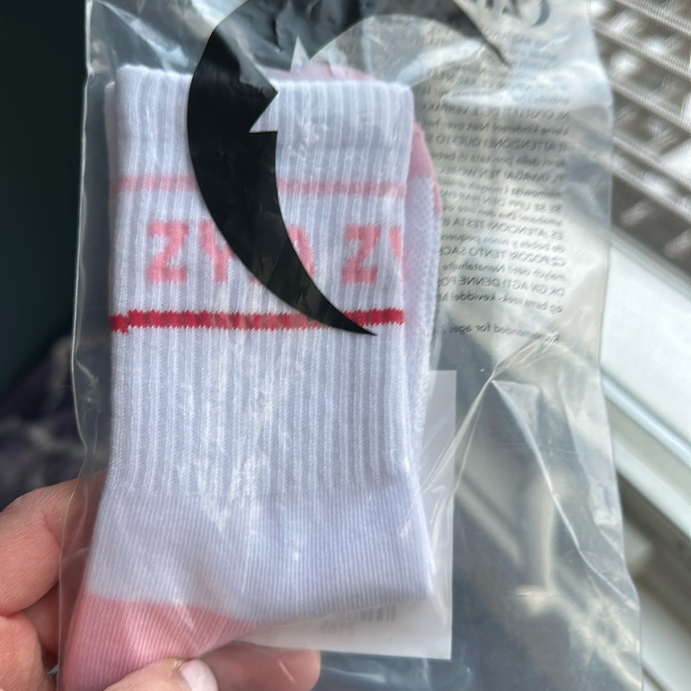 Zyia pink vintage crew sock
